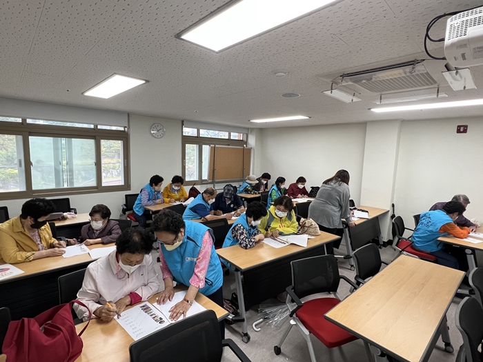 홈피용 사진1.jpg