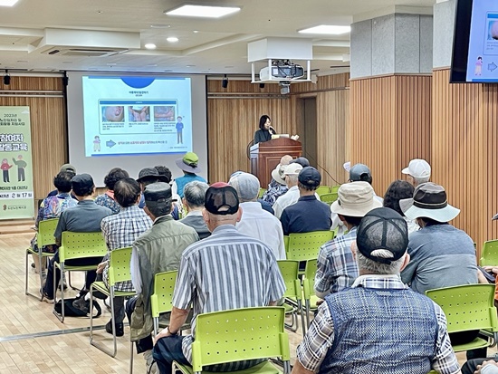 2023.8.17.3교시 활동교육 아동학대예방2.jpg