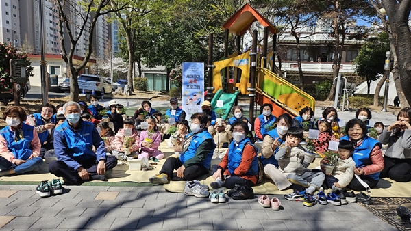 단체사진.jpg